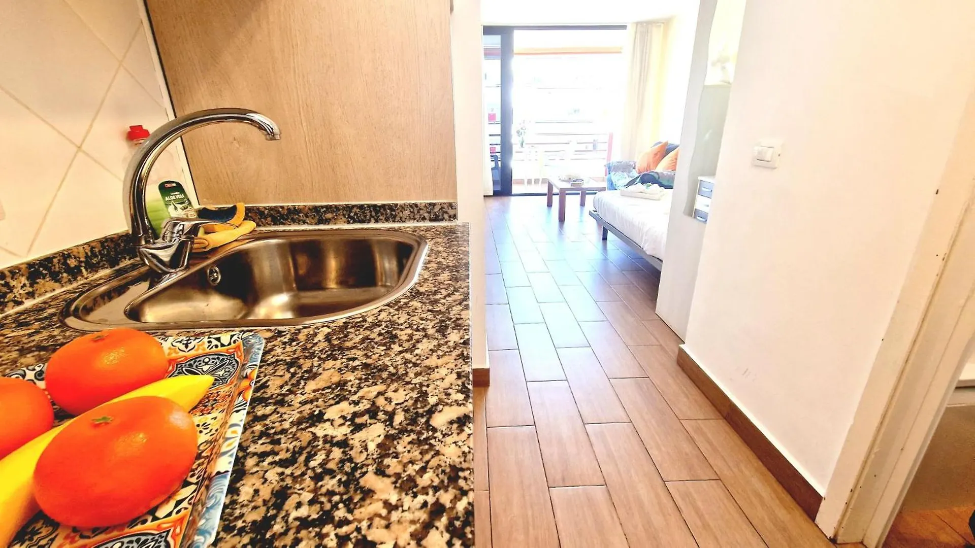 Olympia Studio, Ocean View Playa de las Americas  Semesterbostad